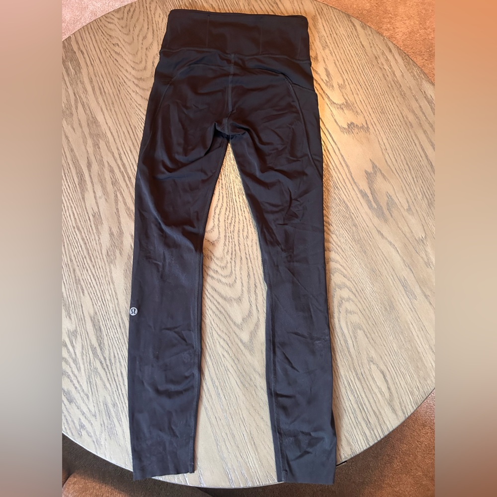 Black Lululemon leggings #leggings #activewear size 2 worn only a few times